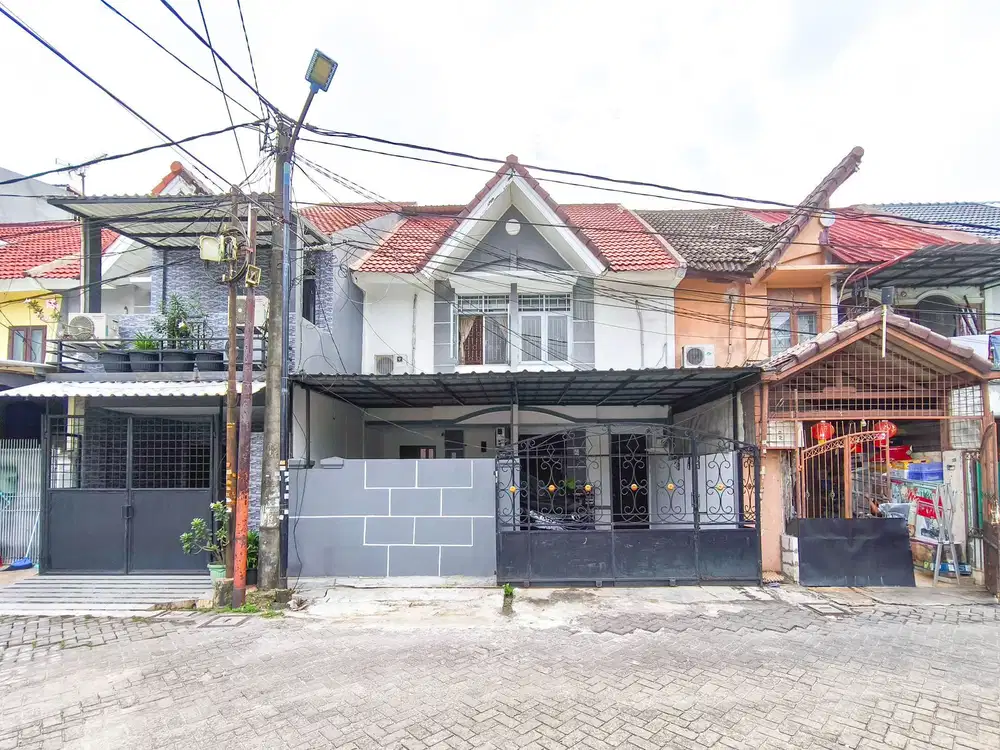 Rumah Strategis 2 Carport 15 Menit ke RSUD Cengkareng Bisa KPR J-31707