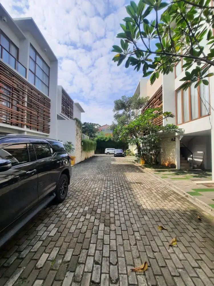 Townhouse Modern Minimalis Siap Huni Di Ampera Jakarta Selatan.