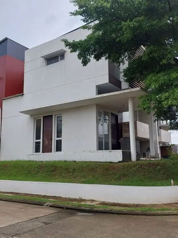 Dijual rumah cantik Citra 8 ,2½ lantai