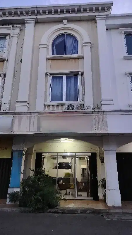 Dijual ruko Hoki taman Surya 5