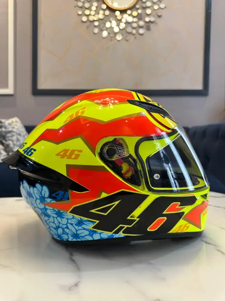 Dijual Helm Fullface AGV 46 Rossi