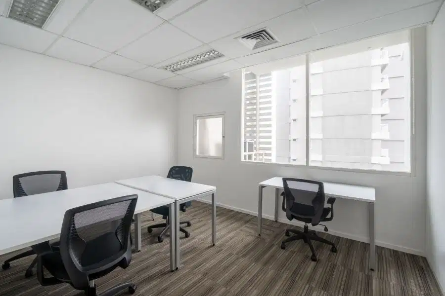 Temukan ruang kantor di Regus Panin Tower untuk 5 orang dengan layanan siap pakai