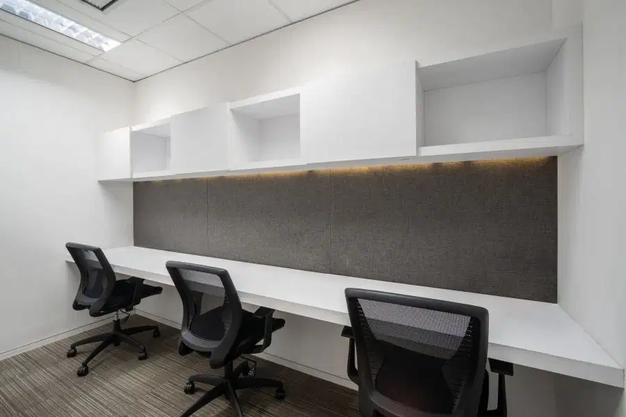 Ruang coworking di Regus Panin Tower