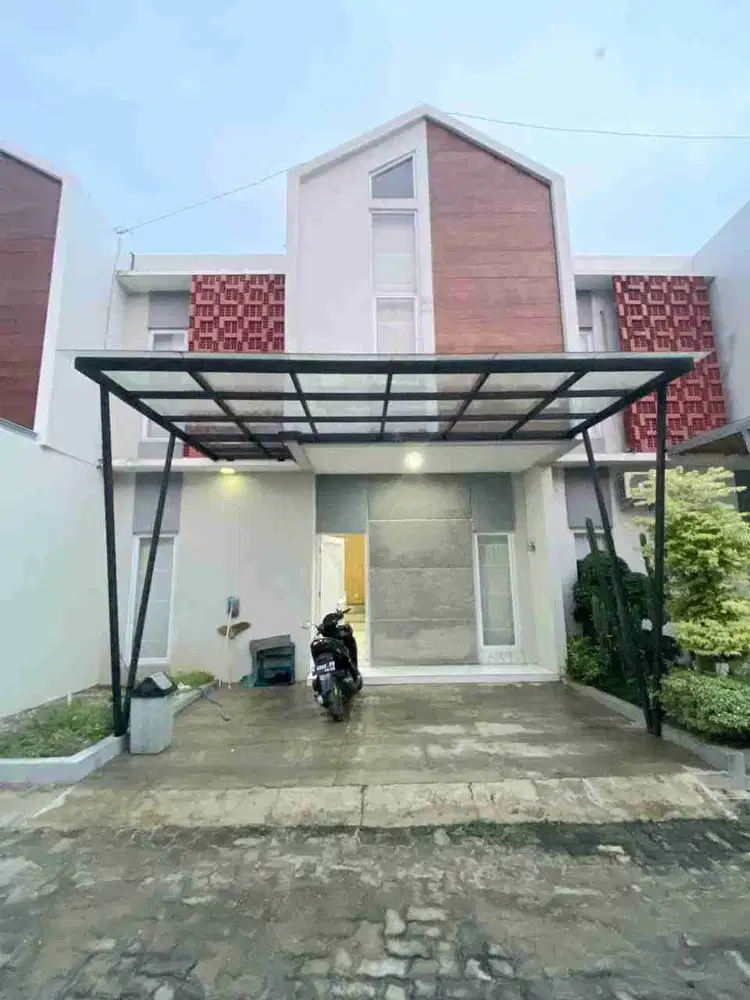 Rumah Cantik Scandinavian 2 Lantai Berkoh Dekat Margono