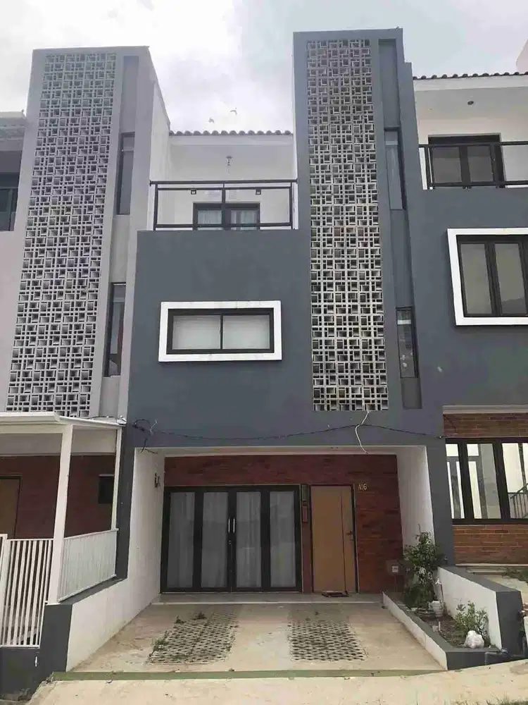 Rumah Mewah 3 Lantai di Setiabudi Bandung