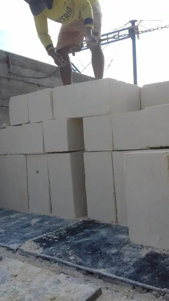 Batu pondasi batu kumbung