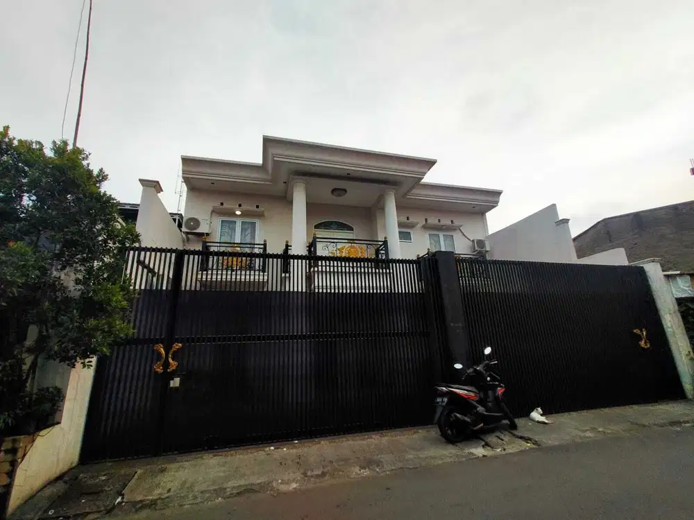 Rumah 2 tingkat di Ciplak Kalimalang