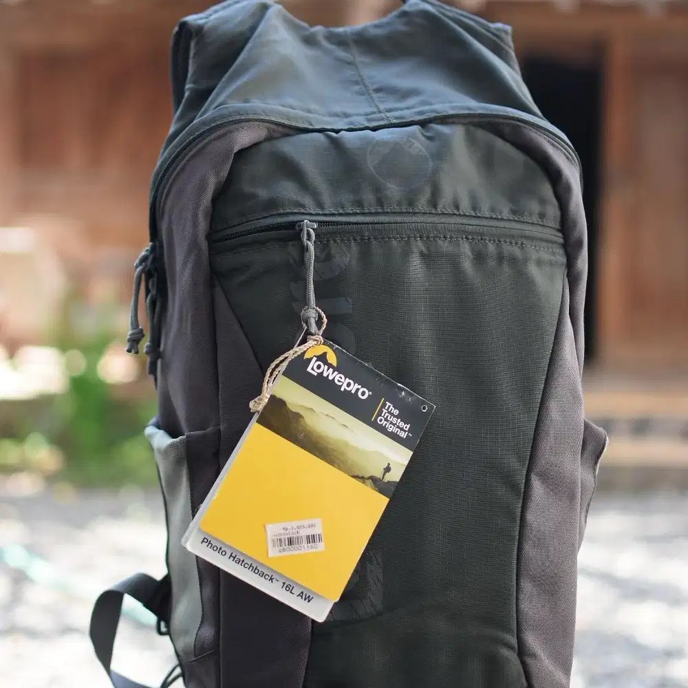 Lowepro Hatchback 16 L AW Like New