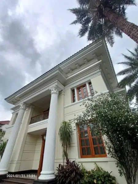 Rumah Mewah Hoek Strategis Di Pondok Indah Jakarta Selatan