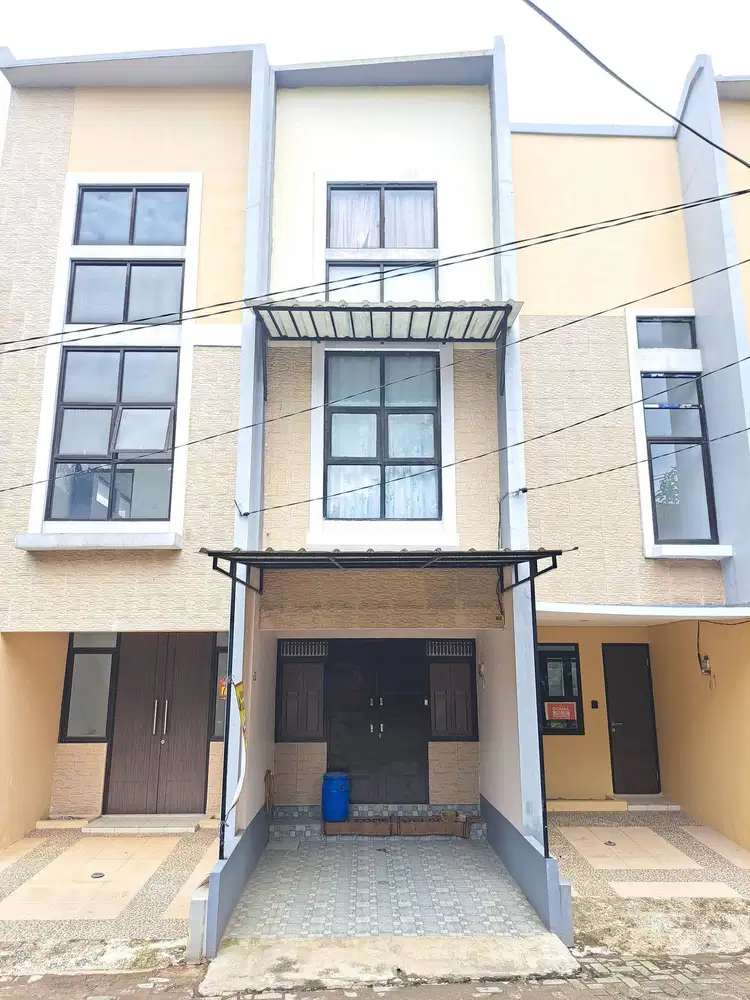 Rumah 2 Lantai 10 Menit ke Gerbang Tol Brigif SHM Bebas Banjir J-28435