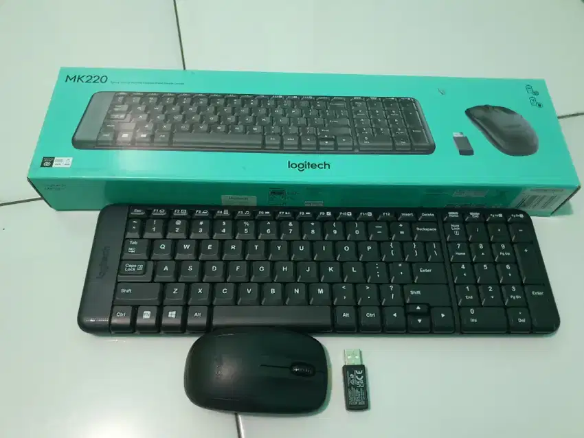 Jual Keyboard dan Mouse Combo logitech MK220
