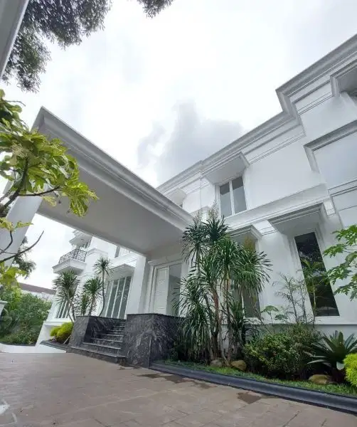 5 Bedroom House for sale