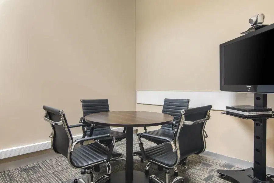 Akses satu harga ke ruang kantor profesional untuk 4 orang di Regus Equity Tower