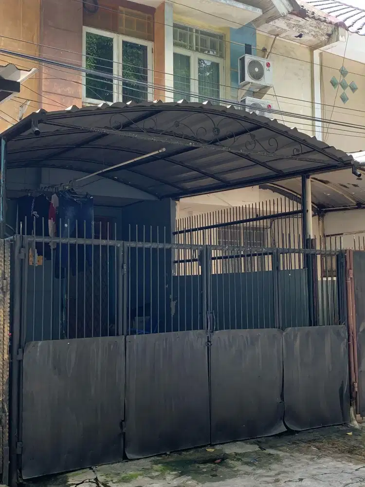 Dijual rumah taman palem lestari 2½ lantai