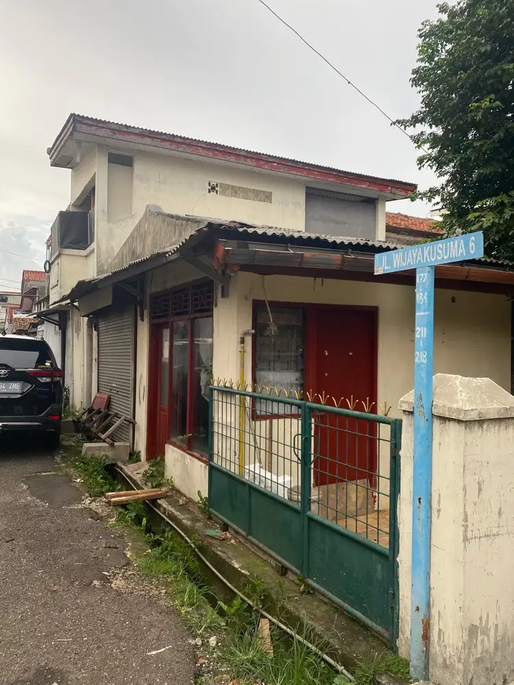 Dijual Rumah 2 Lt Lokasi Strategis Dekat Stasiun Depok Baru Kota Depok