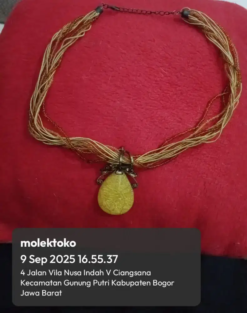 Kalung wanita vintage