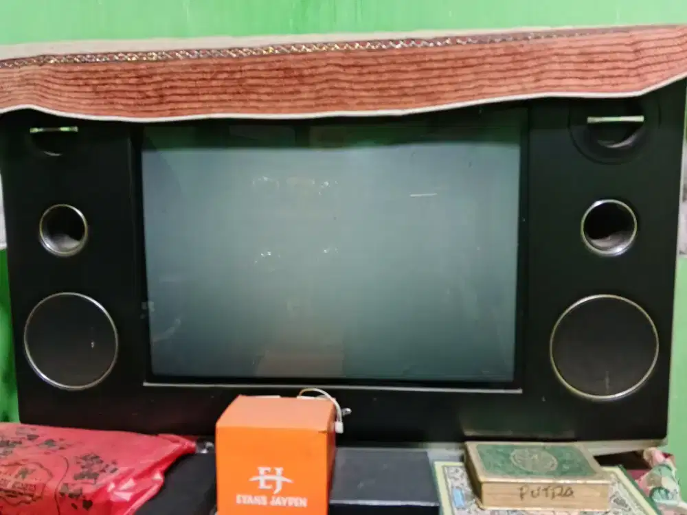 TV tabung merk SHARP