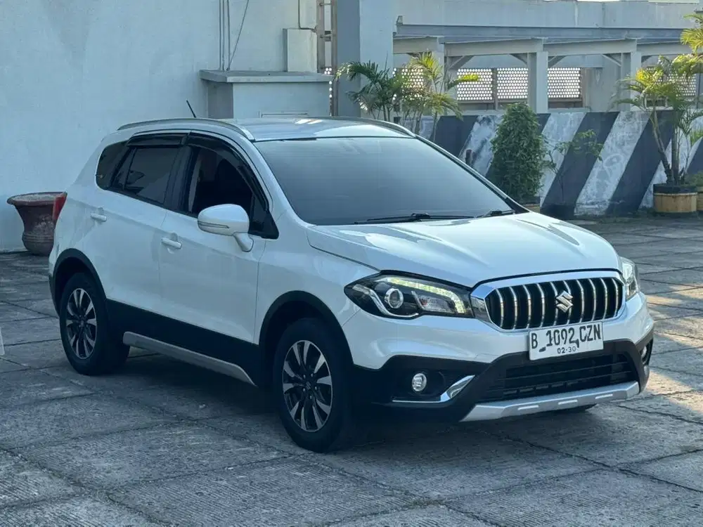 MURAH !! DP 10JT SX4  S CROSS AT MATIC 2019 HOT !!!