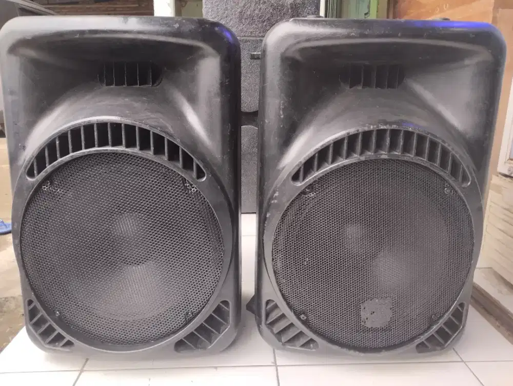 Speaker Pasif 15 inch. Suaranya mantap