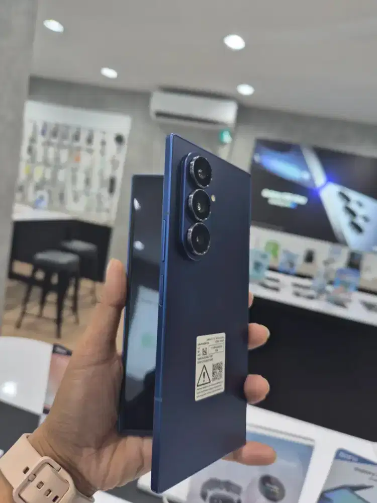 SAMAUNG GALAXY Z FOLD 7