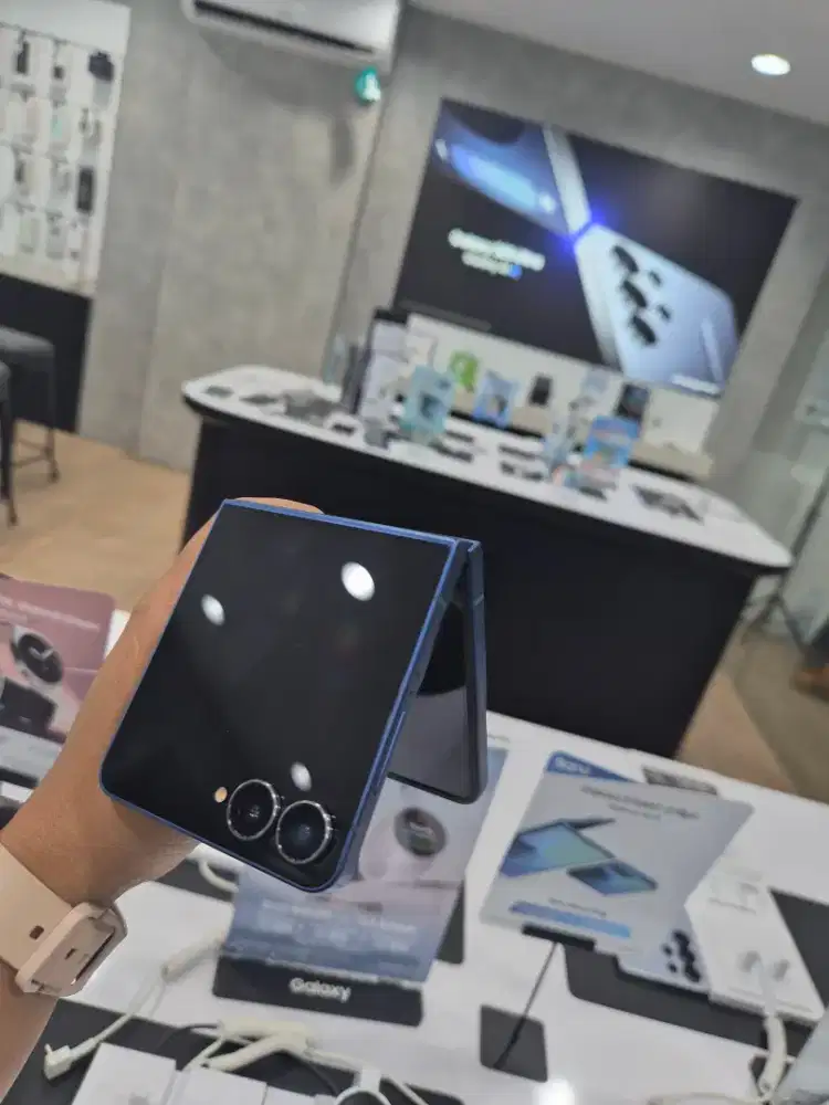 SAMSUNG GALAXY Z FLIP 7