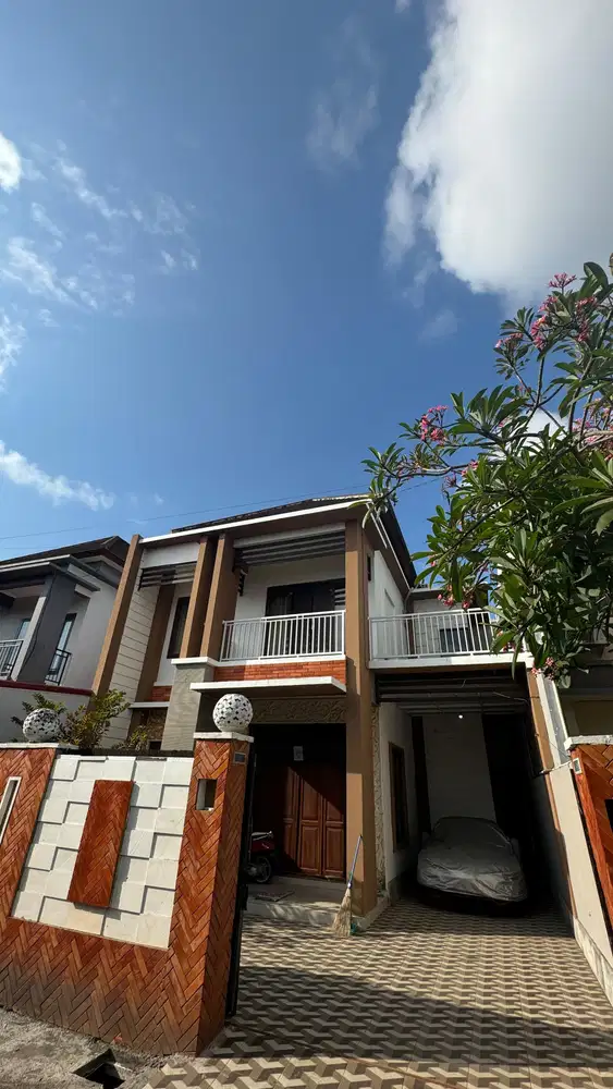 Dijual / di kontrakkan Rumah minimalis One gate system Di Densel