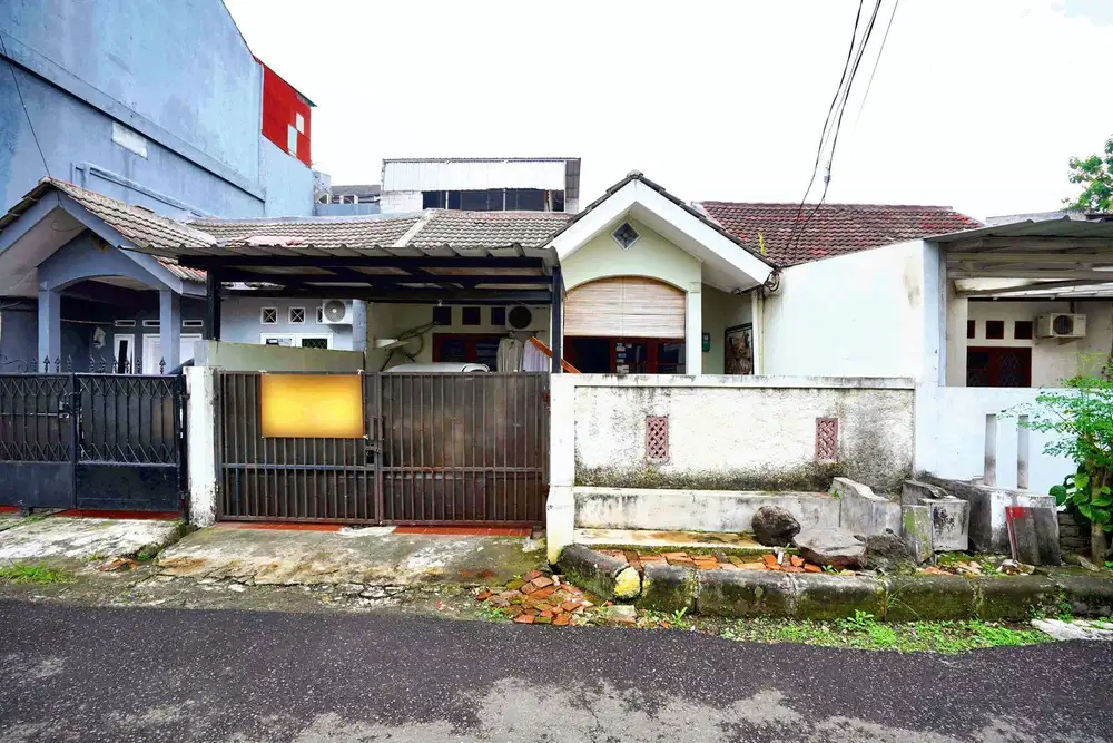 Rumah Terawat LT 100 Dekat RSIA Vitalaya Pamulang Hadap Utara J-19743