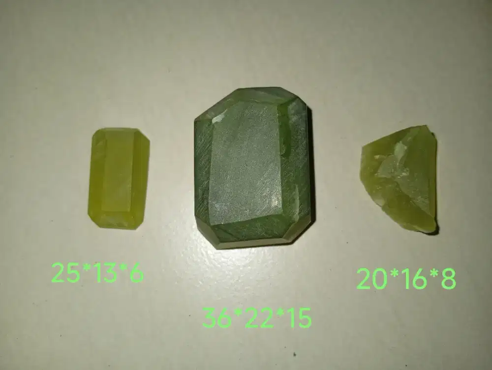 Batu Idocrase polkasan