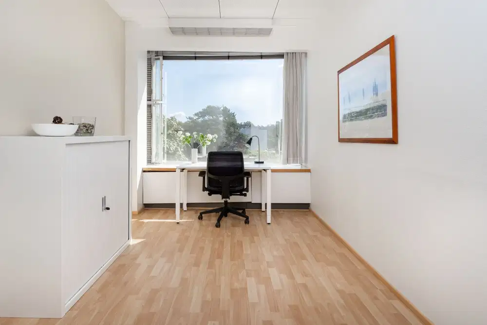 Temukan ruang kantor di Regus The Energy Building untuk 3 orang dengan layanan siap pakai