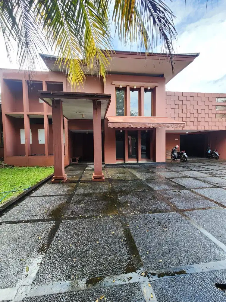 Rumah Terawat Pinggir Jalan Raya Cocok Usaha Lebak Bulus Jakarta  Selatan