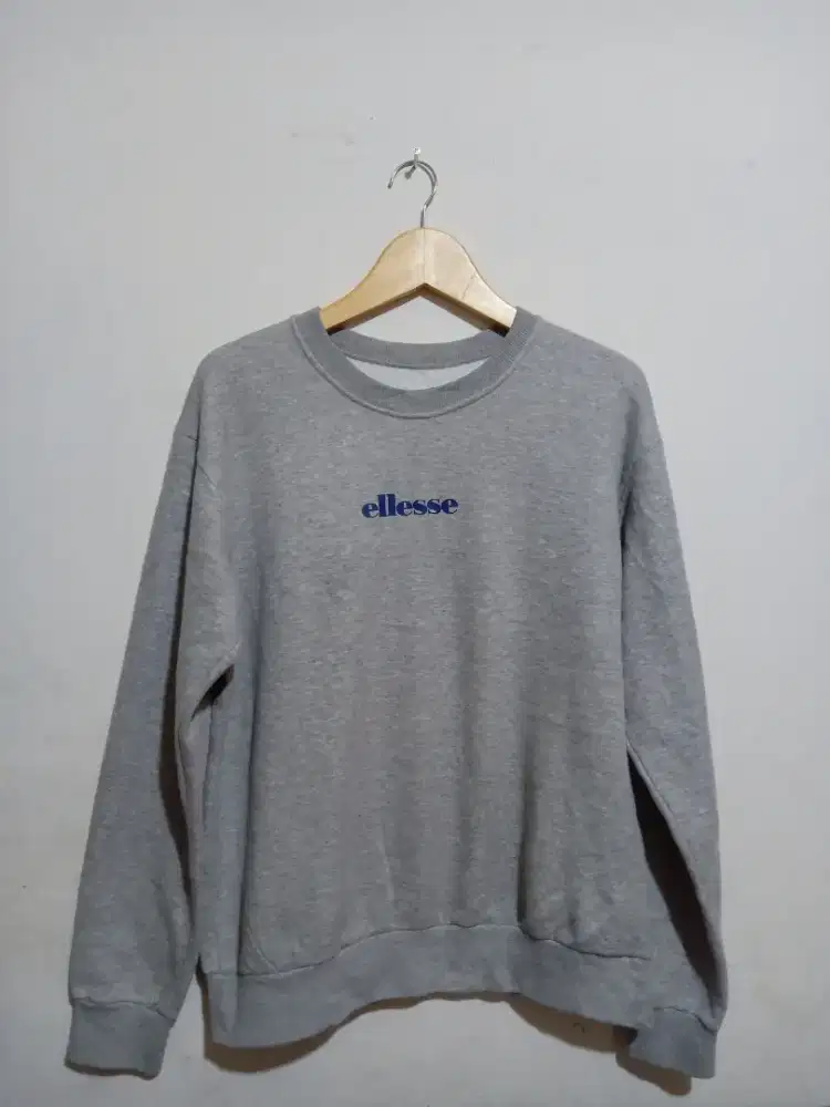 Crewneck Ellese Cut Tag