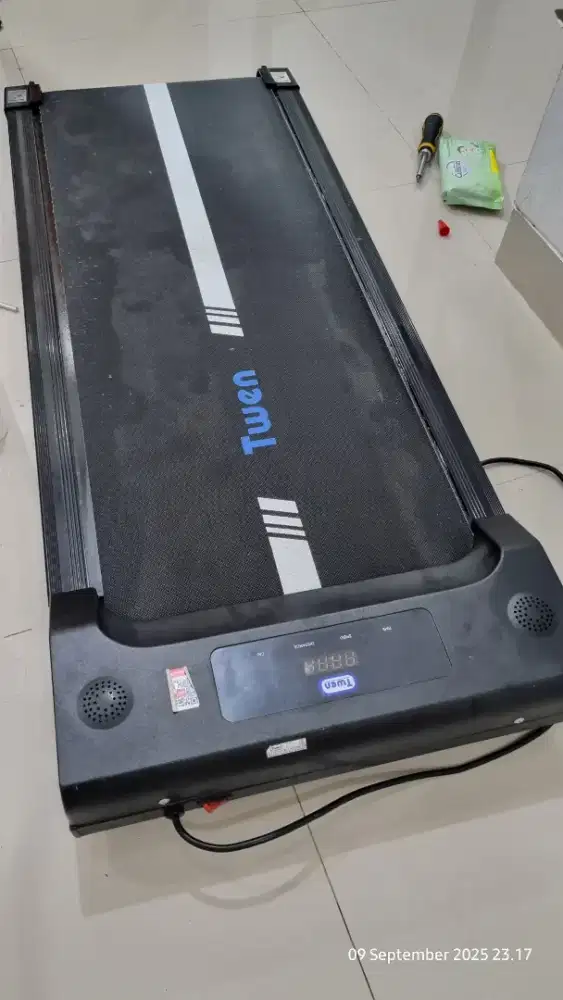 Trademill/walking pad untuk jogging dan lari