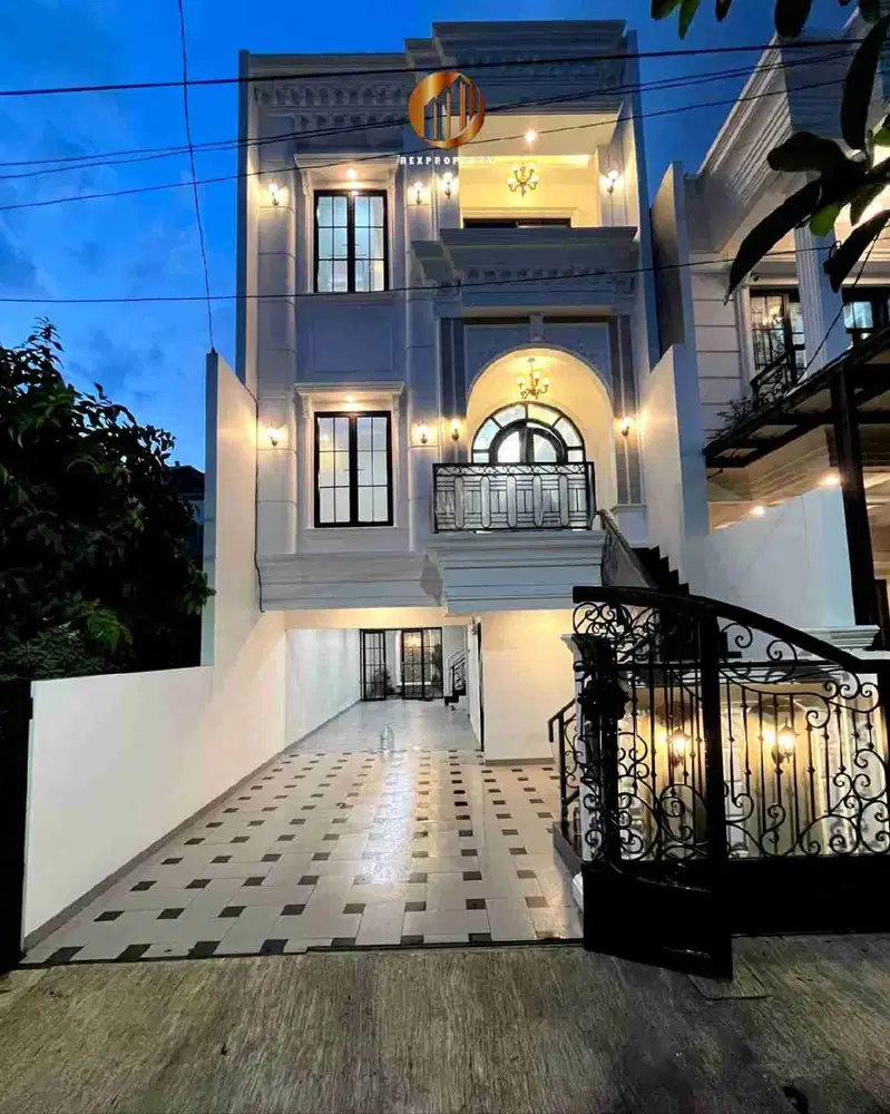 RUMAH CANTIK MEWAH SIAP HUNI DALAM KOMPLEK ASRI DI JAGAKARSA