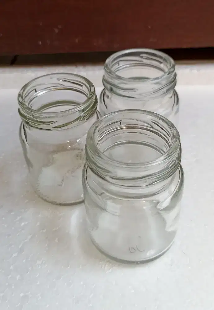 Toples kaca tanpa tutup