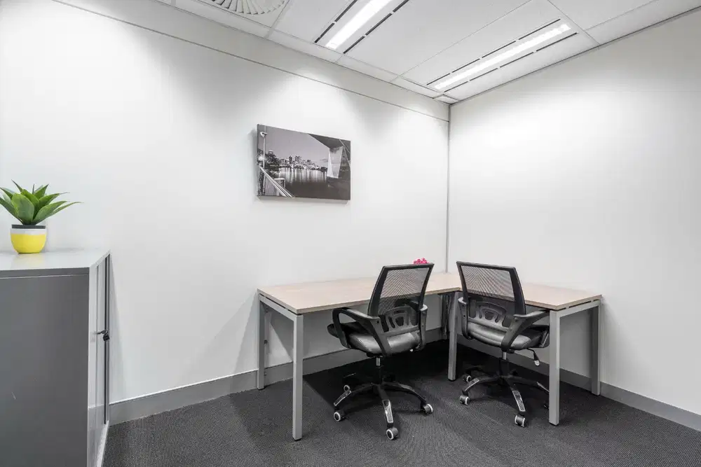 Temukan ruang kantor di Regus Kensington Tower untuk 2 orang dengan layanan siap pakai