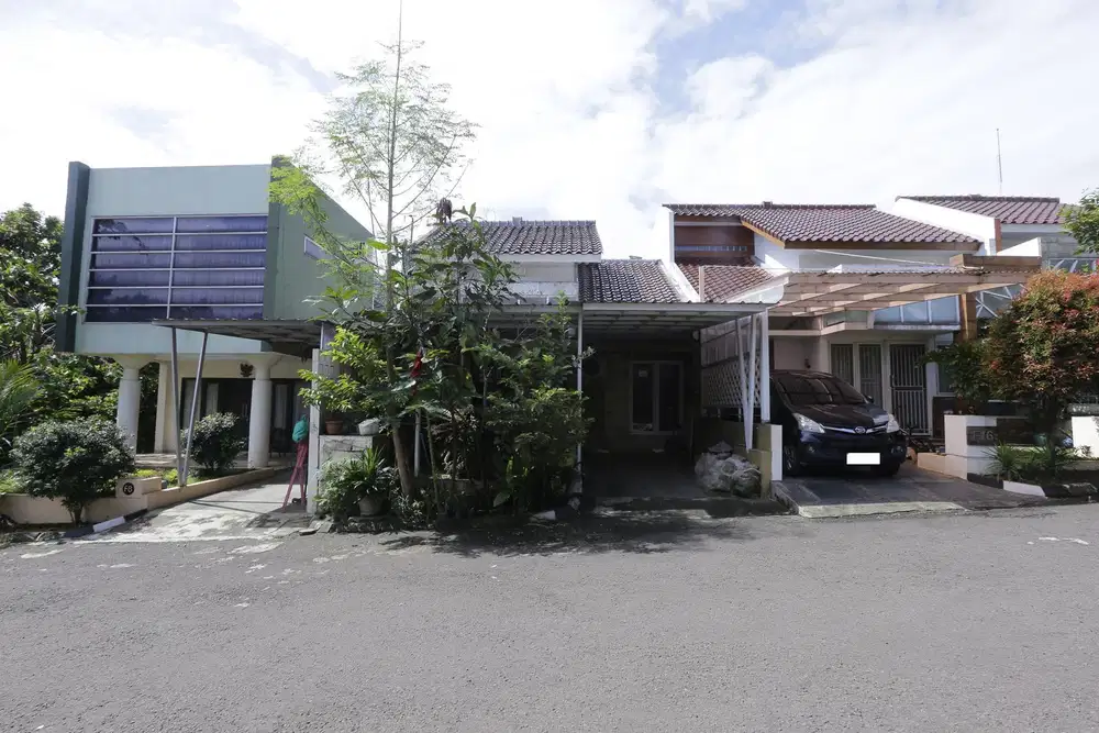 Rumah Luas 1 Lantai di Windelrio Townhouse SHM Hadap Utara J-12445