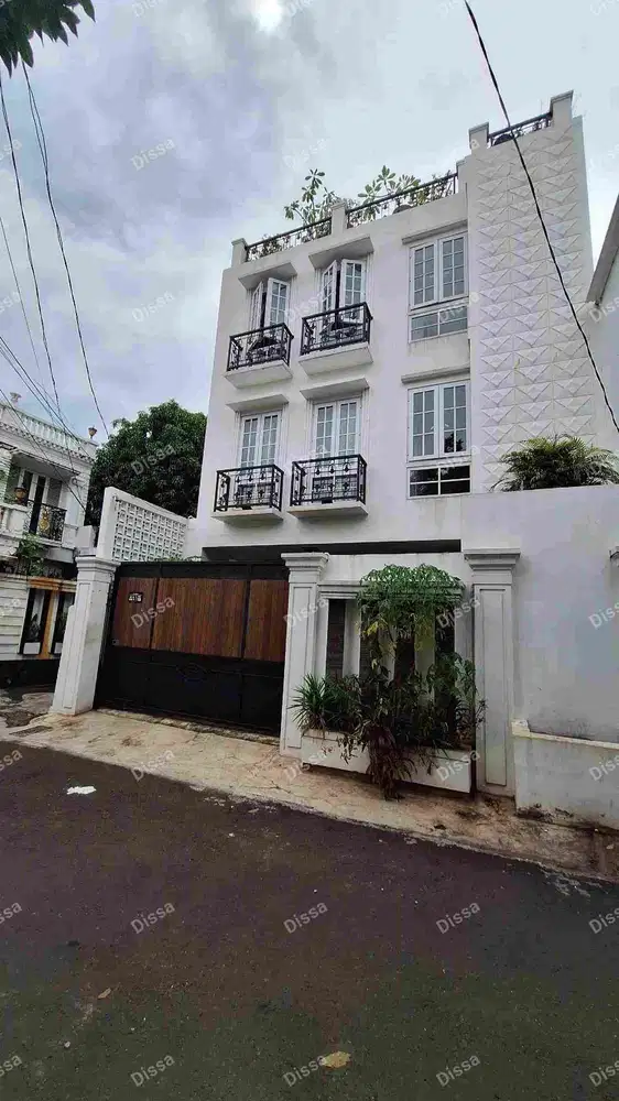 RUMAH ASRI SIAP HUNI + ROOFTOP AKSES JALAN UTAMA JALAN RAYA PASAR MINGGU DI PEJATEN