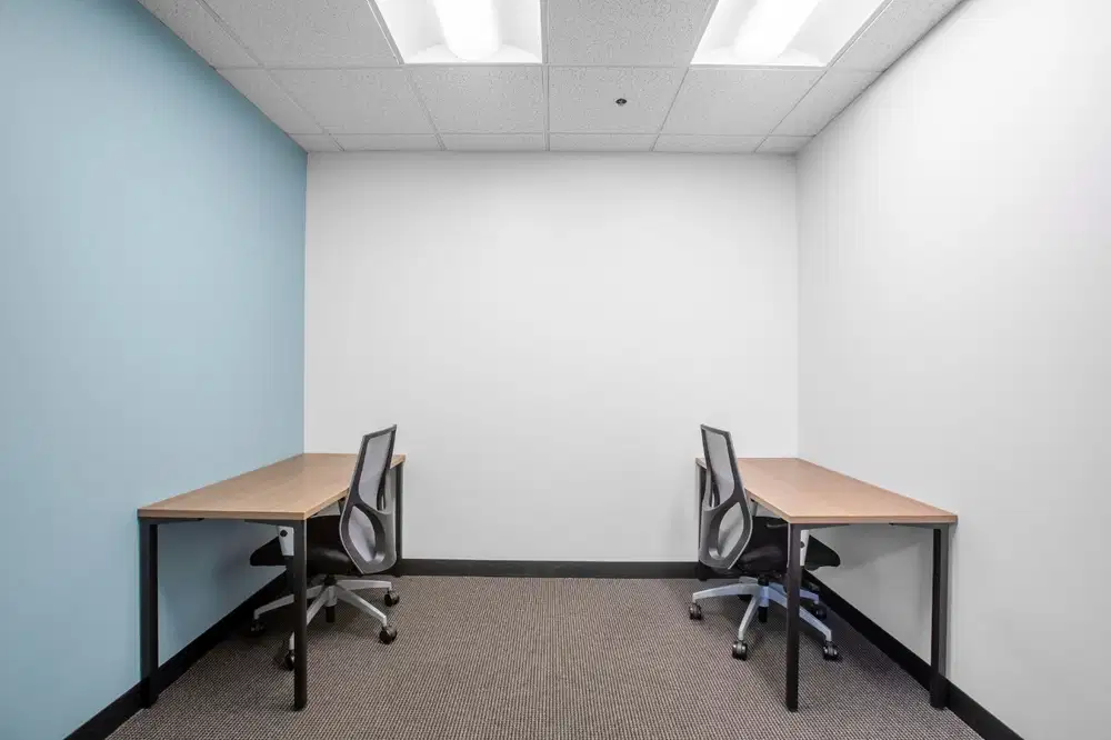 Ruang kantor pribadi berlayanan lengkap untuk Anda dan tim di HQ Centerum Arcade