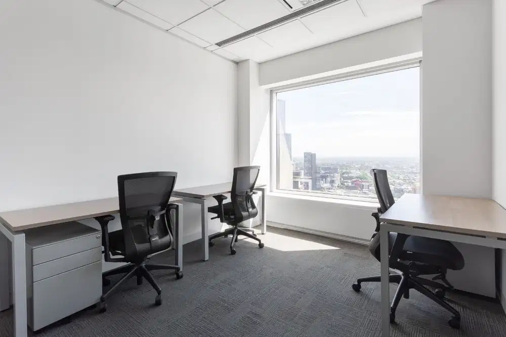 Ruang kantor terbuka dengan layanan lengkap untuk Anda dan tim di HQ Centerum Arcade