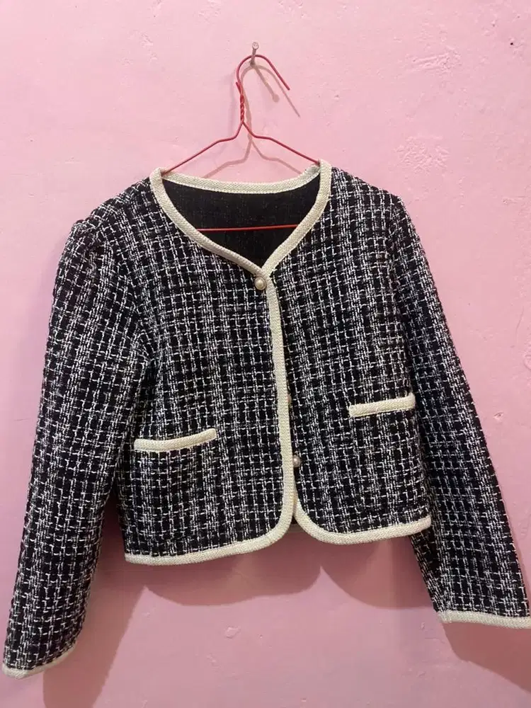 Cardigan hitam putih