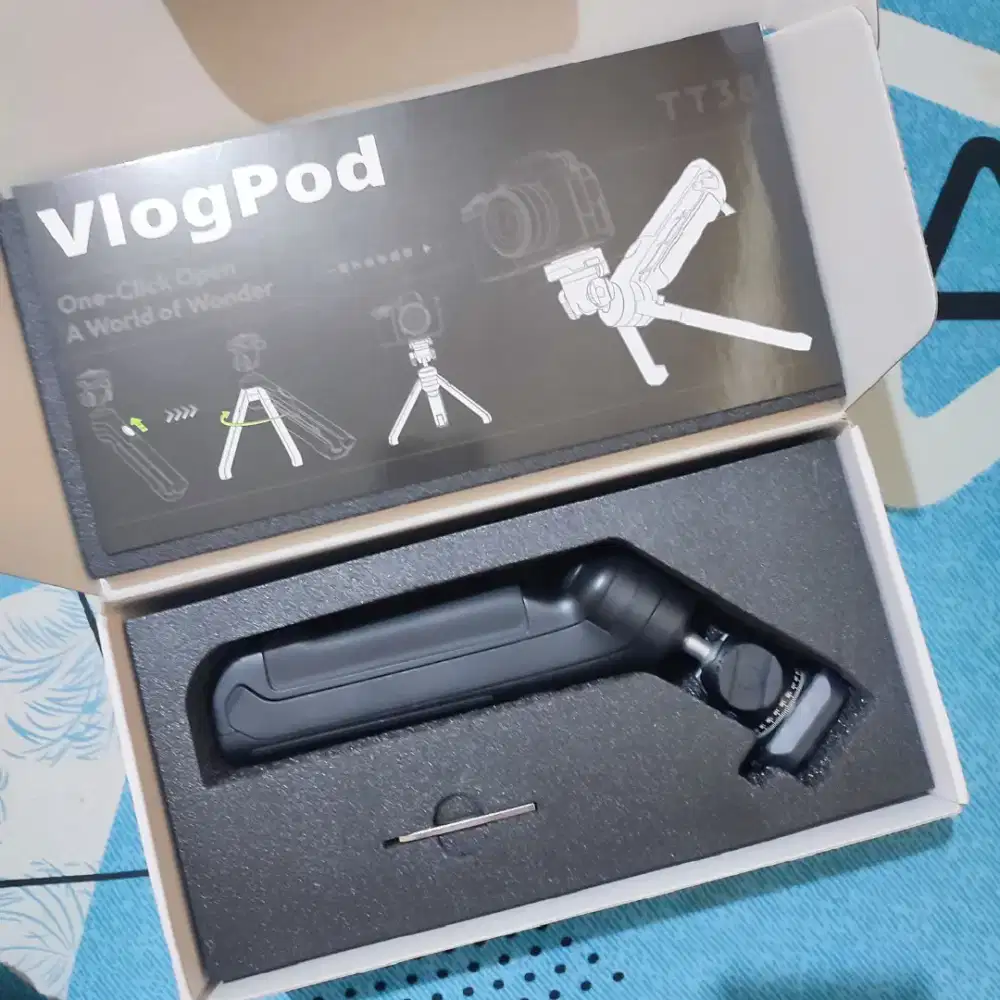 Ulanzi TT38 Vlogpod One-Click Opening Tripod BNOB