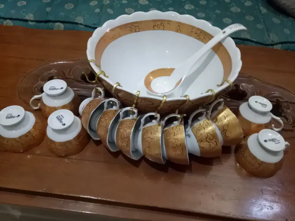 Keramik visenza untuk coctail beserta 1 set  cangkir