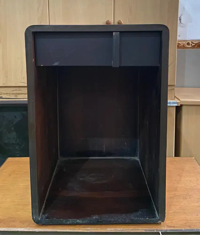 Meja laci nakas salon Lemari serbaguna mirah kondisi bekas