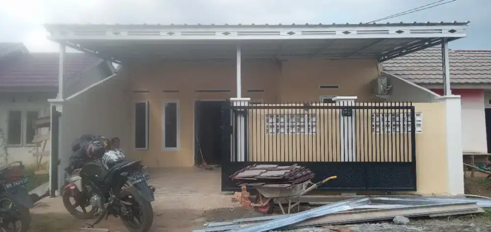 Menerima pemasangan rangka baja ringan