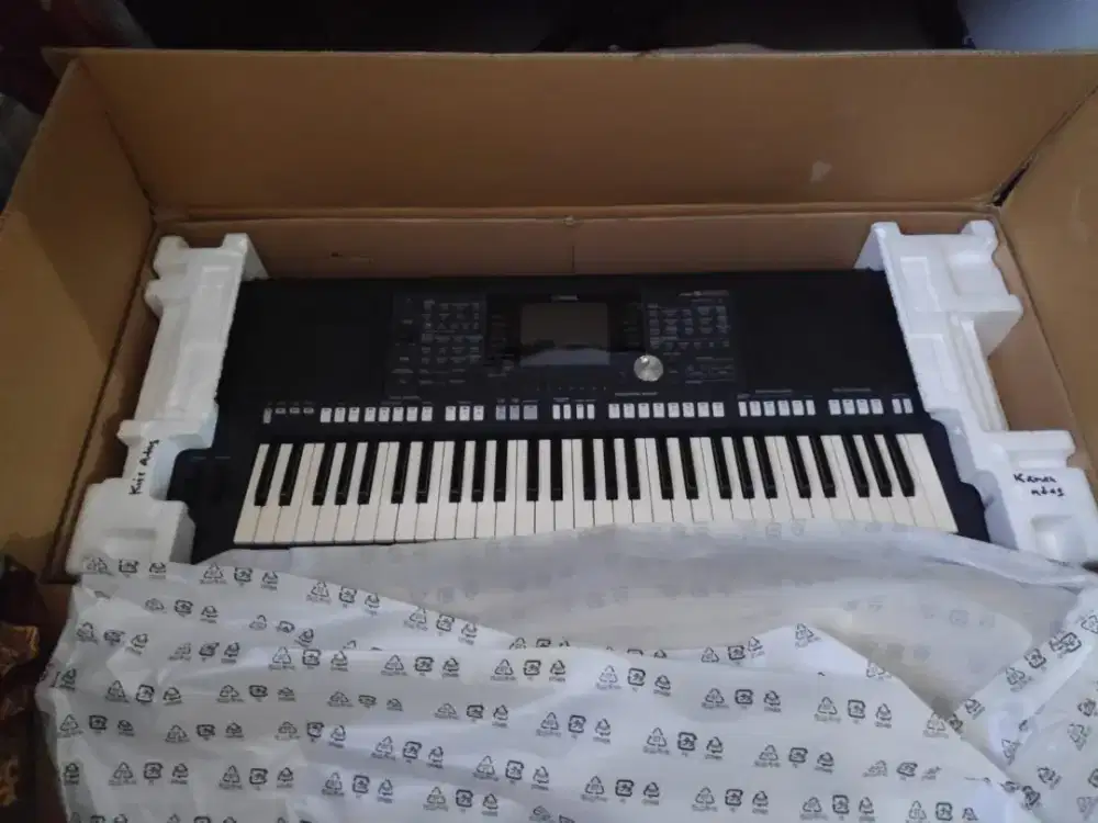 Keyboard Yamaha PSR S950 Like New