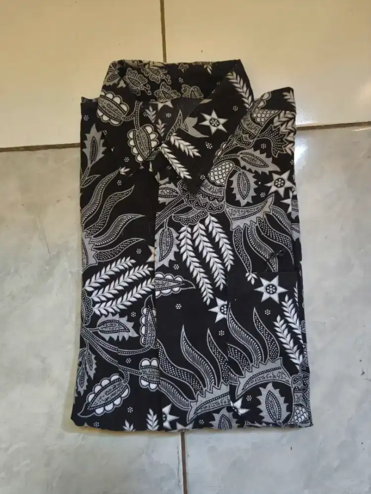 Kemeja Batik Pria Lengan Panjang