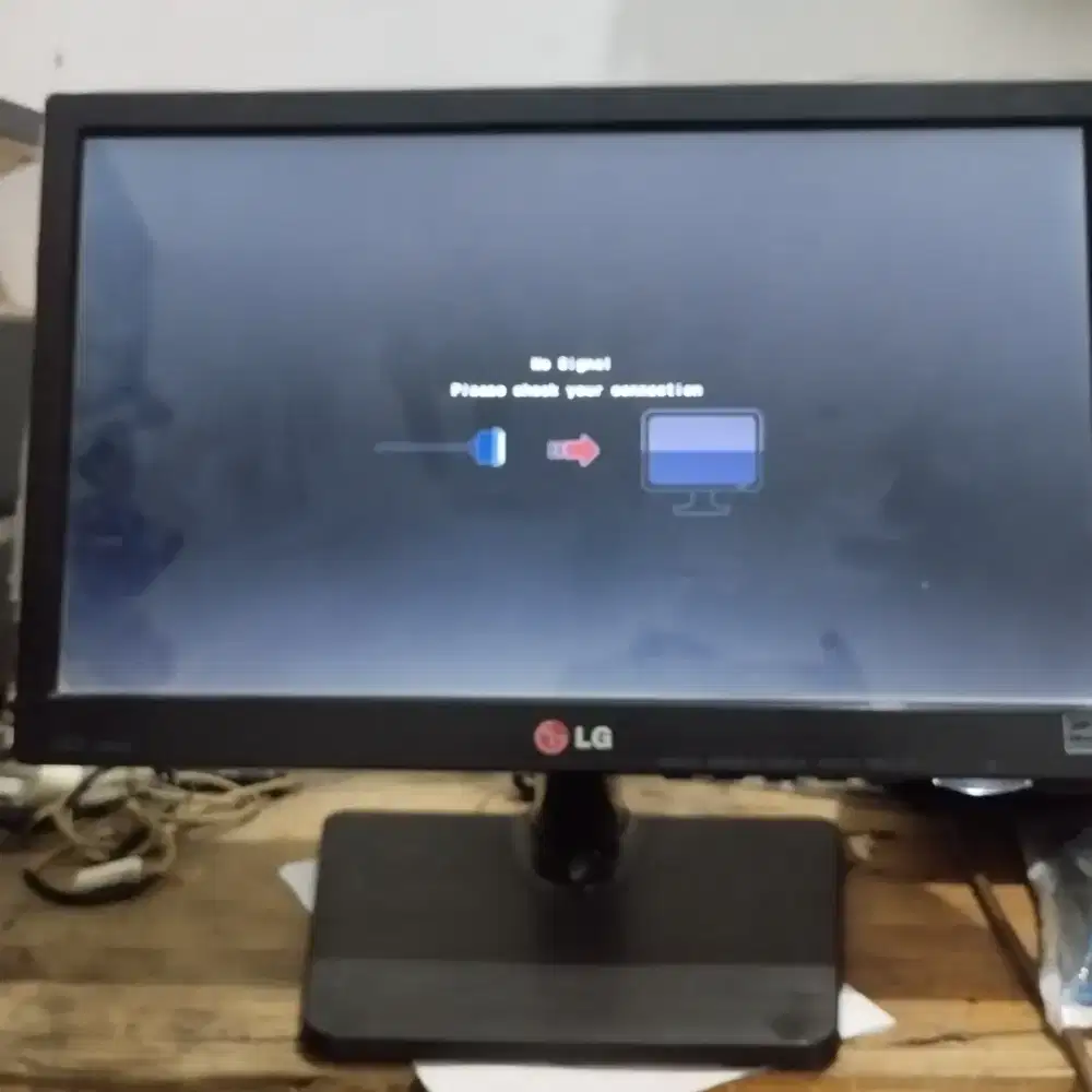 Monitor komputer LG16M35A-B