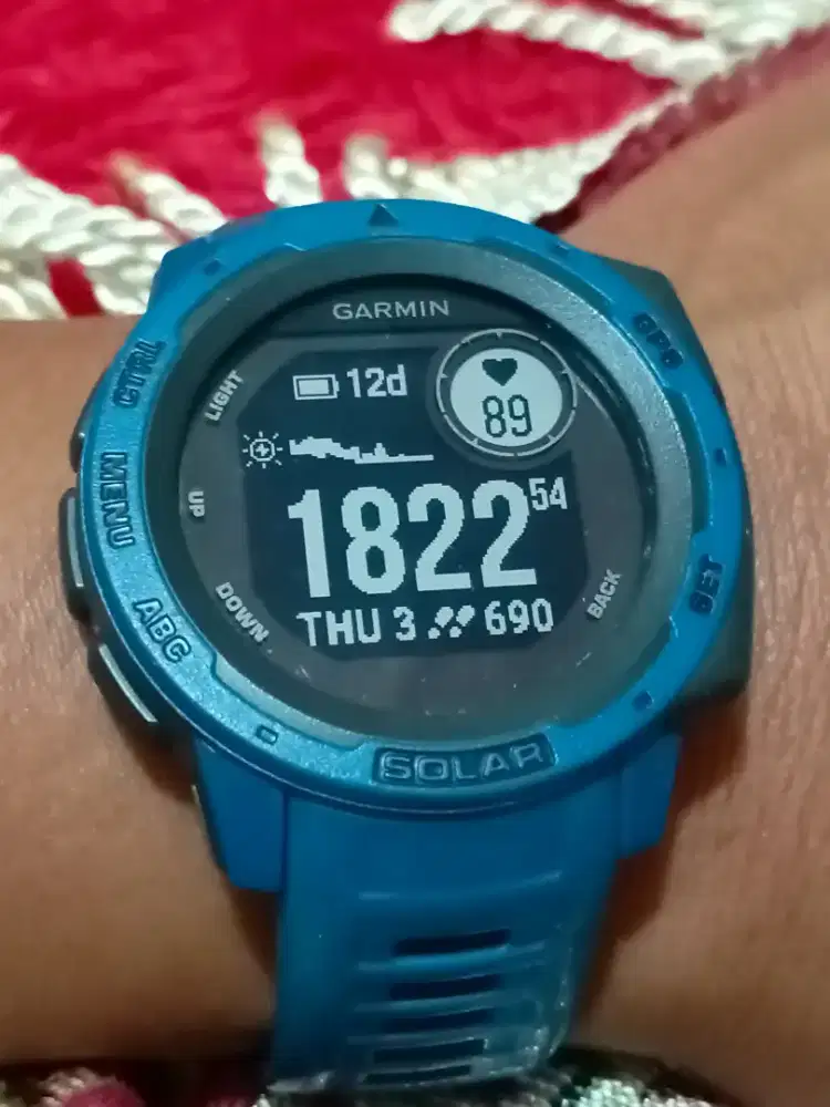 Menjual Jam Tangan Garmin Instint Solar