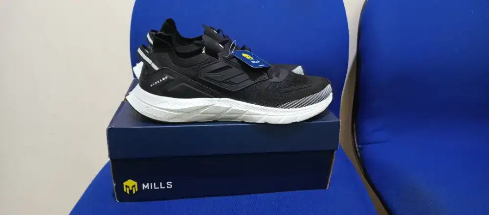Sepatu running Mills hydra M2
