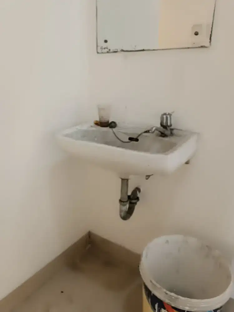 Wastafel TOTO original bekas ada 2 pc lokasi BSD Serpong